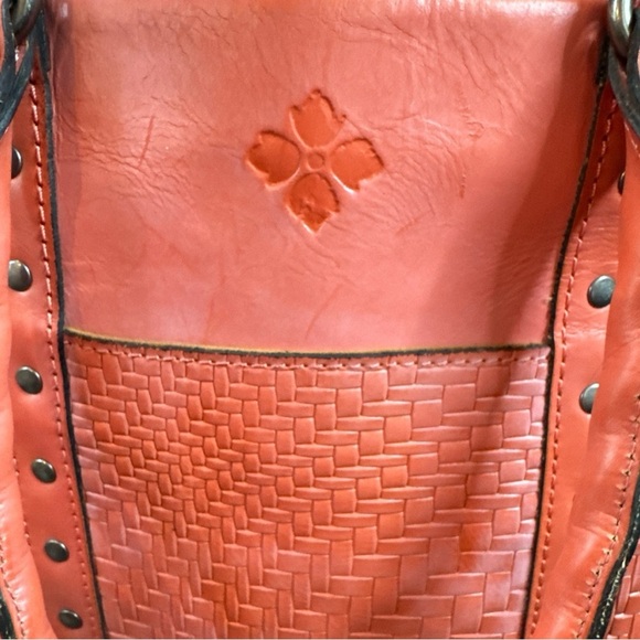 Patricia Nash Talloria Coral Tote Bag - Picture 4 of 8